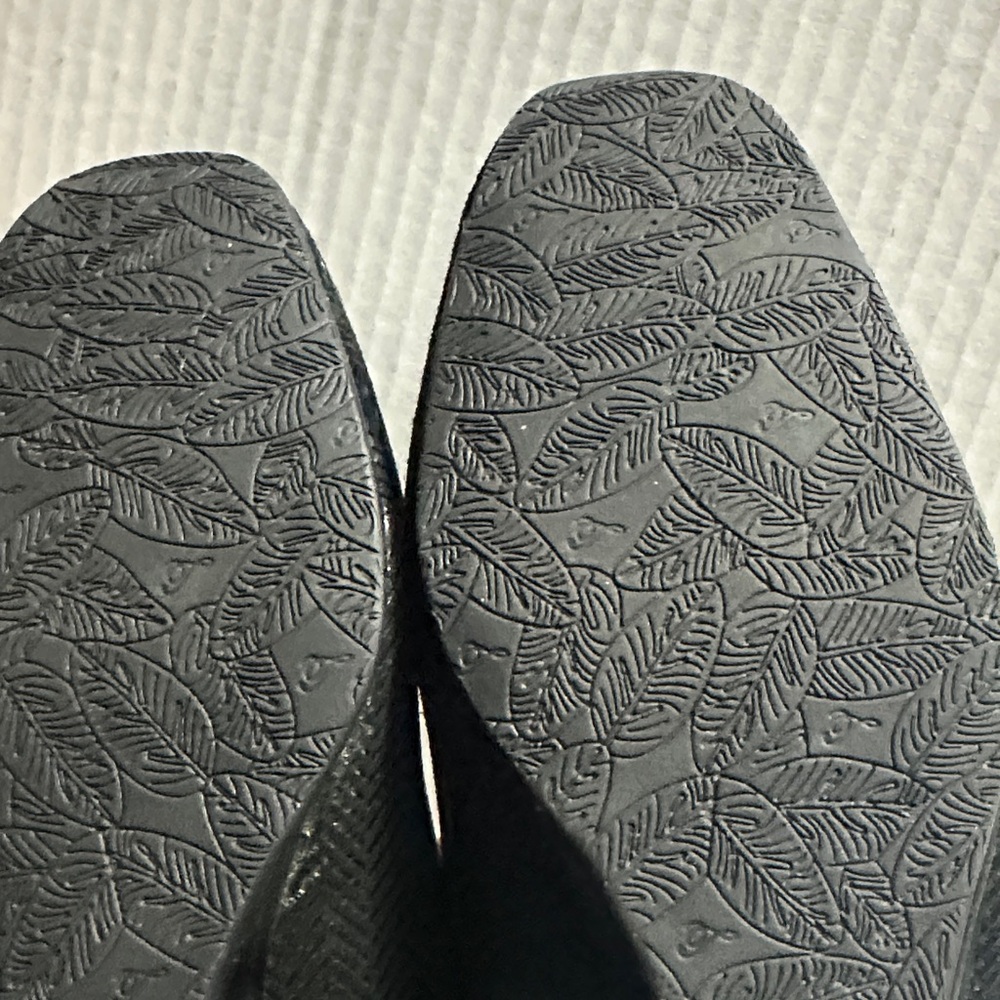 Trotters Black Patterned Flats - image 6